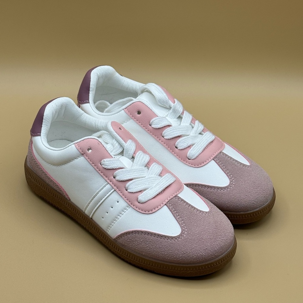 Steve Madden Girls Pink White Retro Sneakers Size 13 Kids Lace Up Gum Sole NWOT
